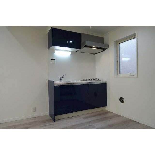 2口ガスコンロで楽しくお料理♪キッチン壁はマグネット対応で、メモや棚がくっつけれます！(キッチン)