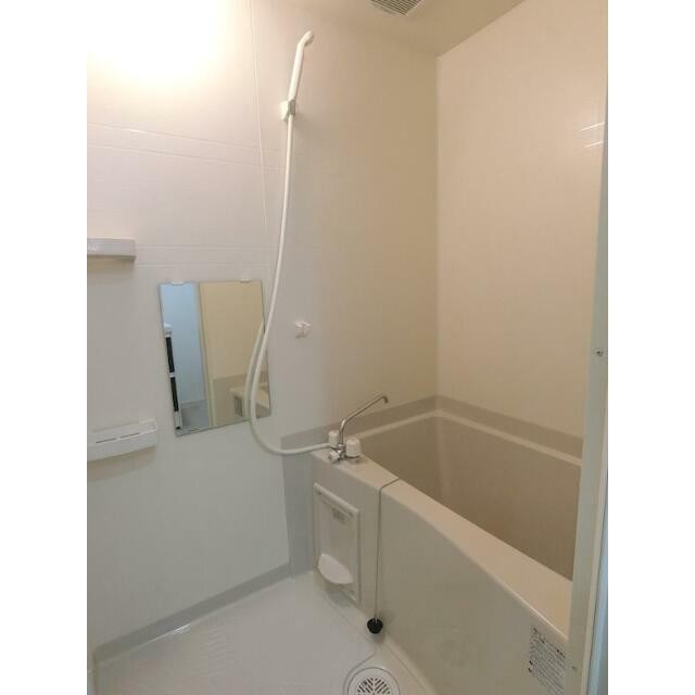 一日の疲れはお風呂に入ってリフレッシュ！(風呂)