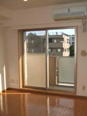 ※同仕様写真含む(居間)