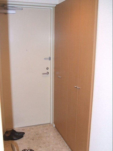 ※同仕様写真含む(玄関)