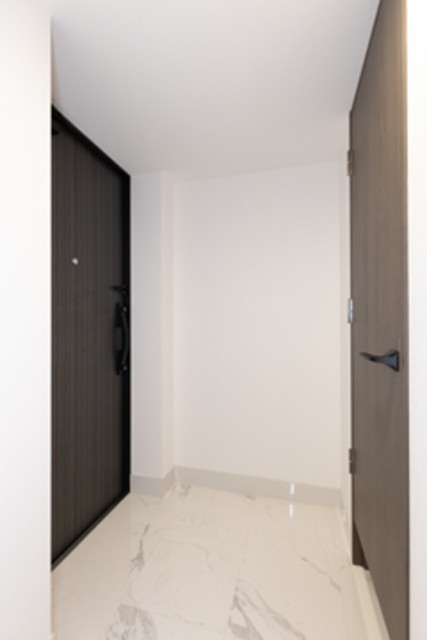 ※写真は同タイプ住戸です。(玄関)