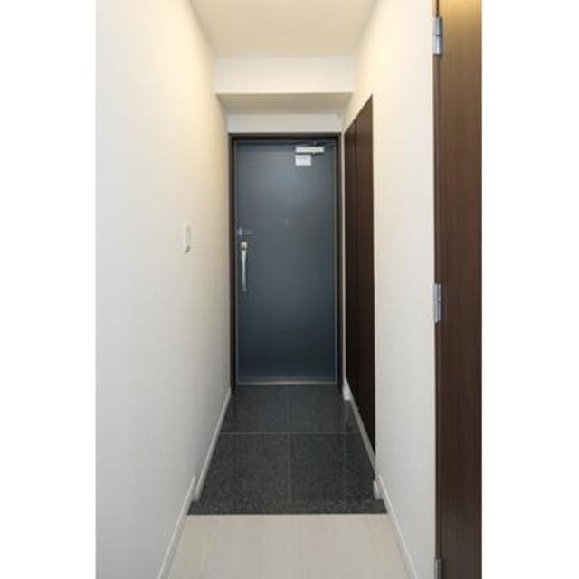 ※写真は同タイプ住戸です。(玄関)