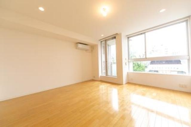 ※写真は同タイプ住戸です。(居間)