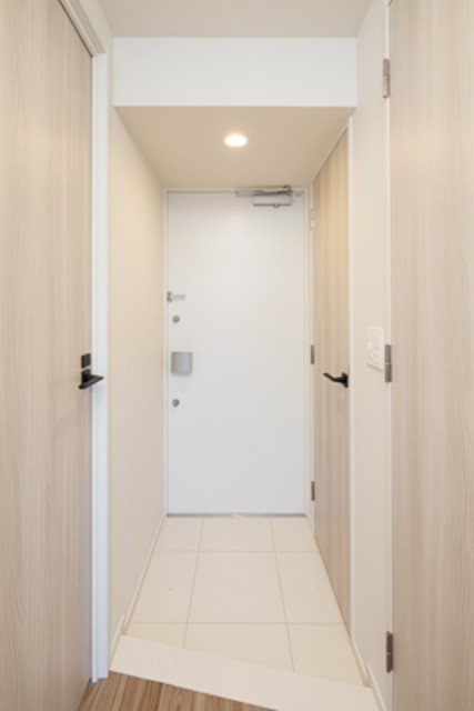 ※写真は同タイプ住戸です。(玄関)