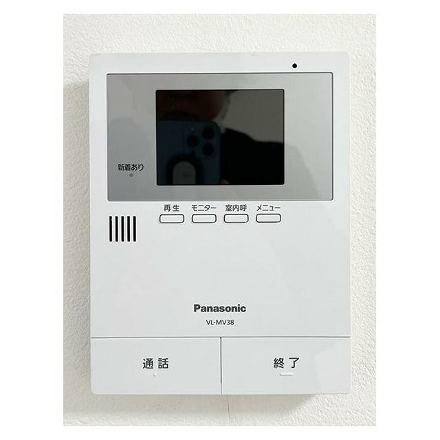 ※同仕様写真含む(玄関)