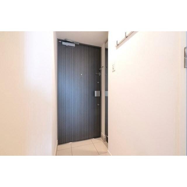 居室、リビング(玄関)