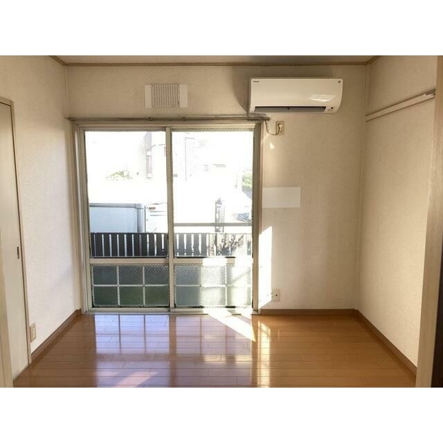 (居間)