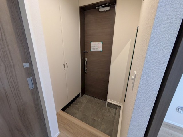 (玄関)