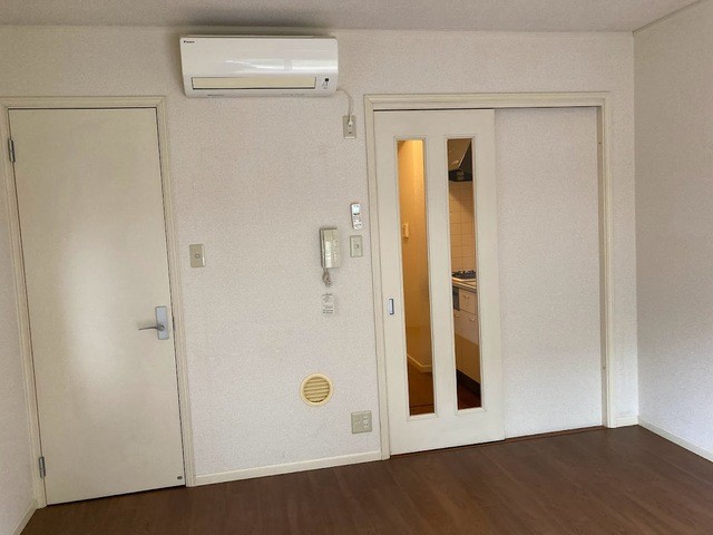 (居間)