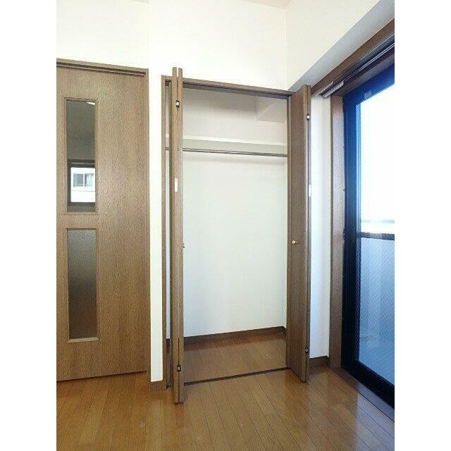パイプ付クローゼット(内装)