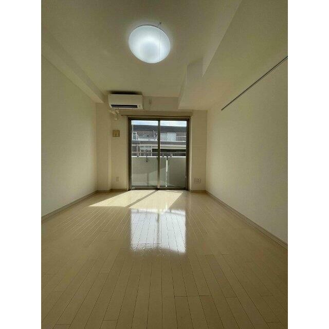 (居間)