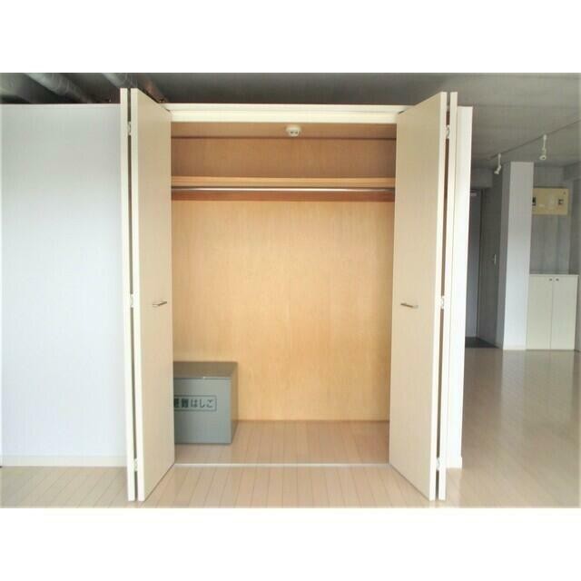 居室・クローゼット（2303）(内装)