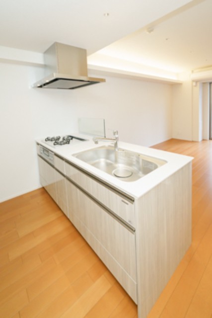 ※写真は同タイプ住戸です。(キッチン)