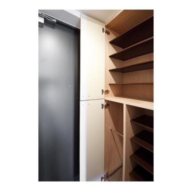 ※写真は同タイプ住戸です。(玄関)
