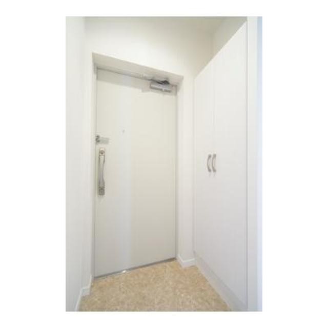 ※写真は同タイプ住戸です。(玄関)