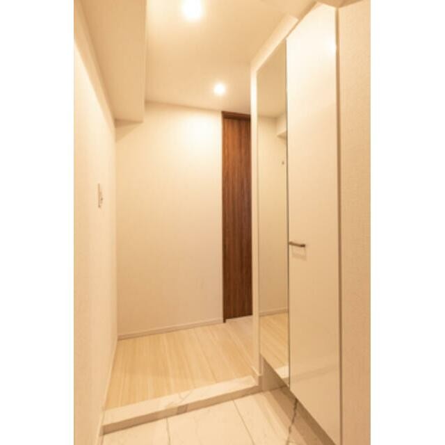 ※同仕様写真含む(玄関)