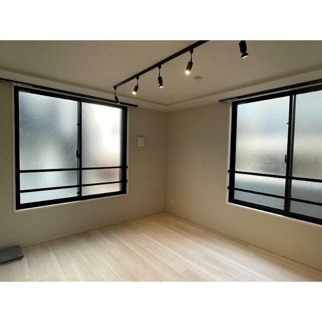 (居間)