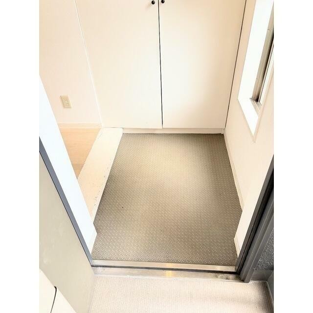 ※同仕様写真含む(玄関)