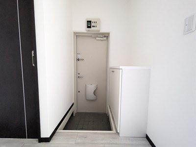 (玄関)