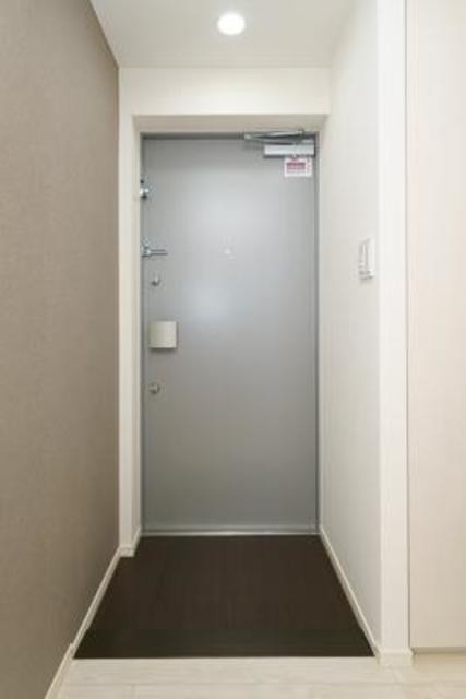 ※写真は同タイプ住戸です。(玄関)