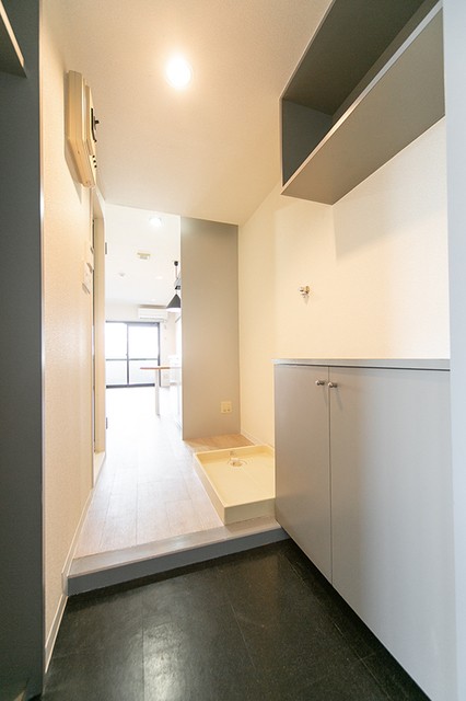※写真は同タイプ住戸です。(玄関)