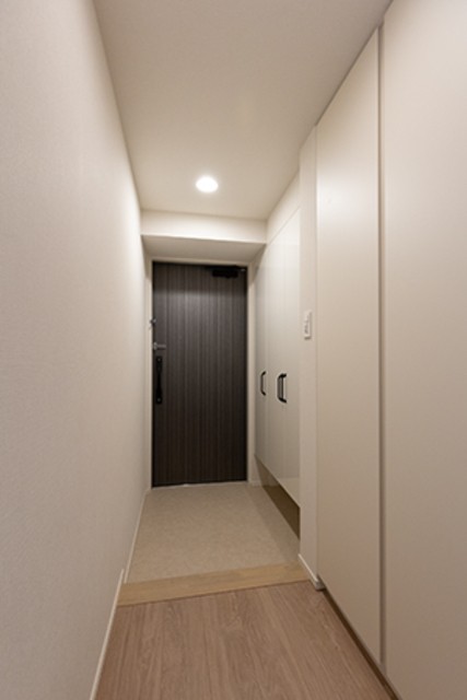※写真は同タイプ住戸です。(玄関)