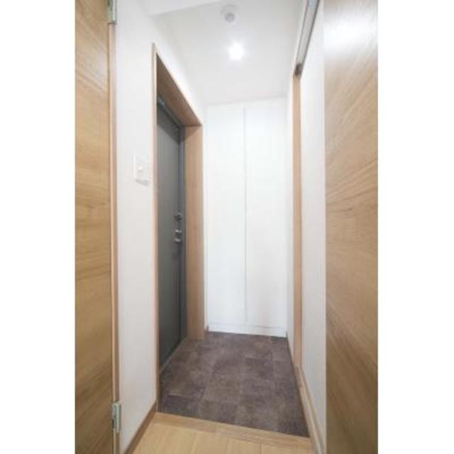 ※写真は同タイプ住戸です。(玄関)