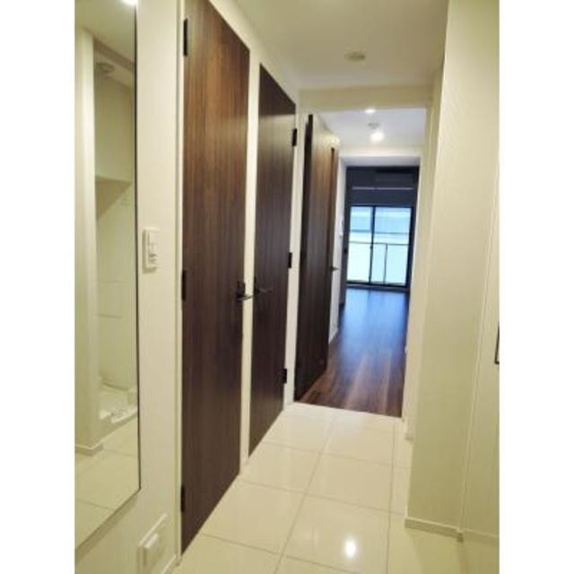 ※写真は同タイプ住戸です。(玄関)