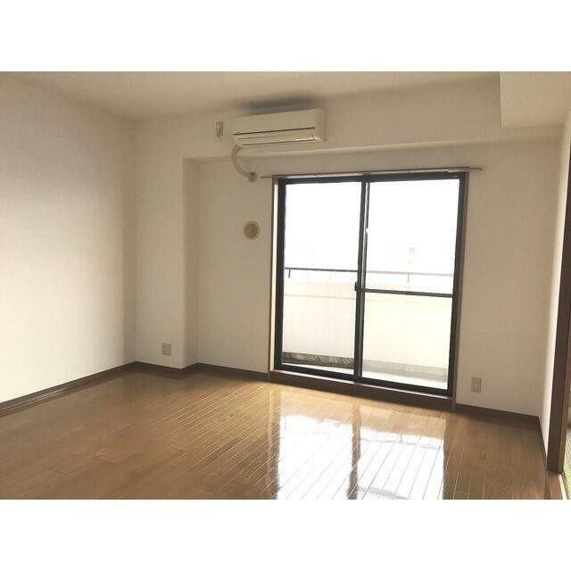 (居間)
