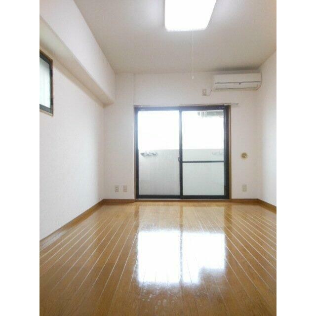 洋室/7.1帖/角部屋♪