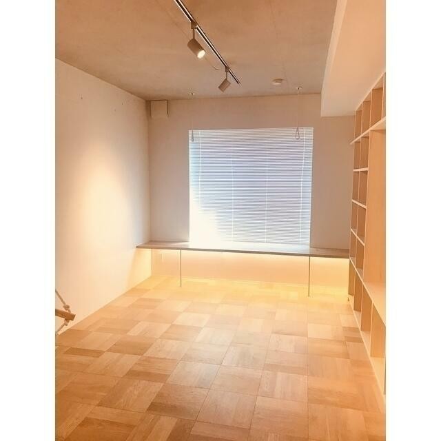 (居間)