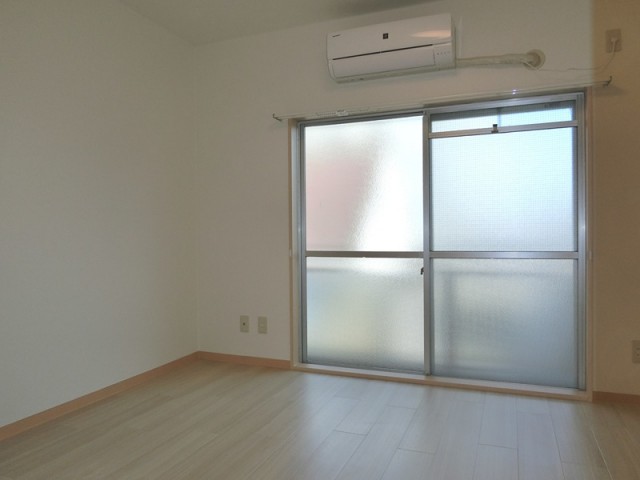 (居間)