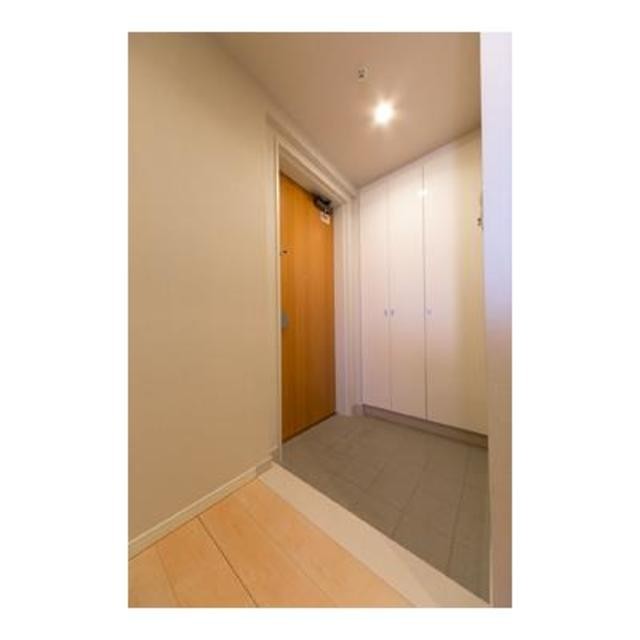 ※写真は同タイプ住戸です。(玄関)