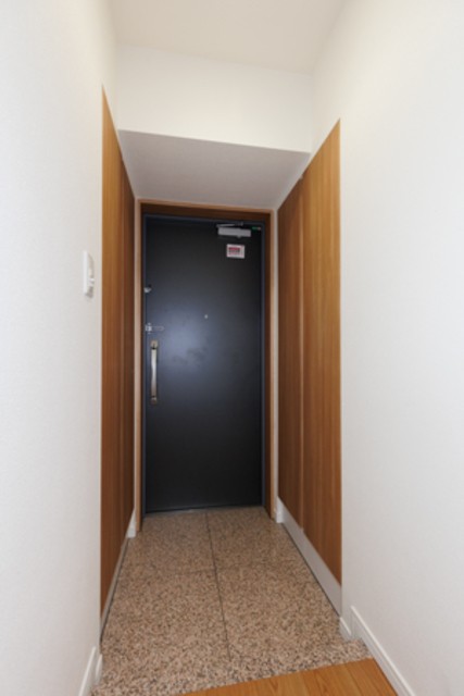 ※写真は同タイプ住戸です。(玄関)