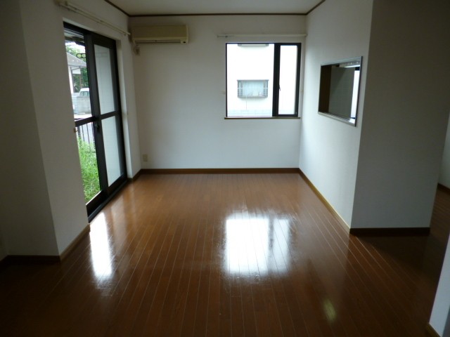 (居間)