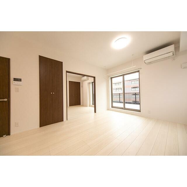 ※写真は同タイプ住戸です。(居間)