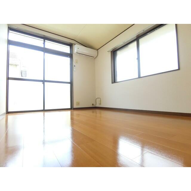 (居間)
