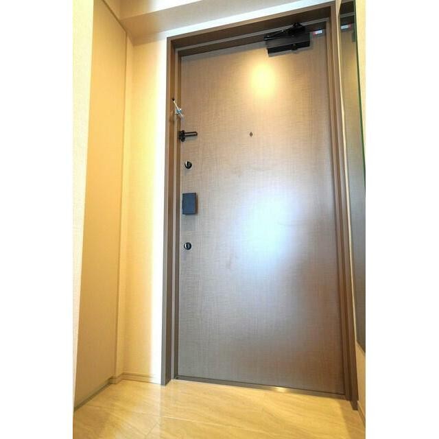 ※写真は同タイプ住戸です。(玄関)