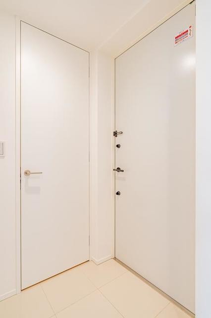 ※写真は同タイプ住戸です。(玄関)