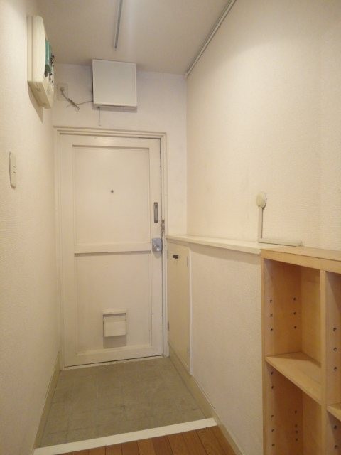 (玄関)