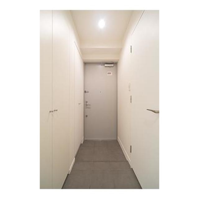 ※写真は同タイプ住戸です。(玄関)