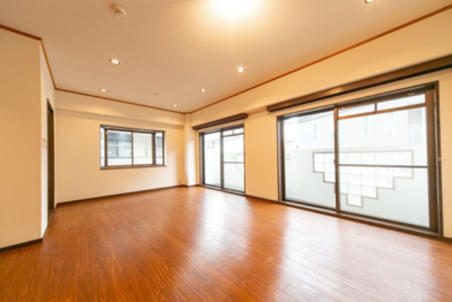 ※写真は同タイプ住戸です。(居間)