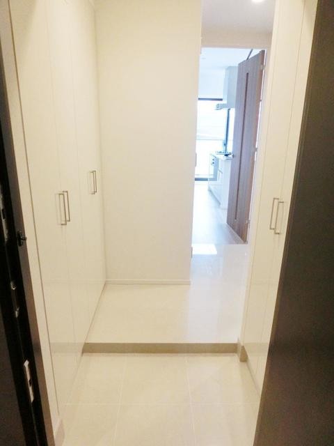 ※写真は同タイプ住戸です。(玄関)