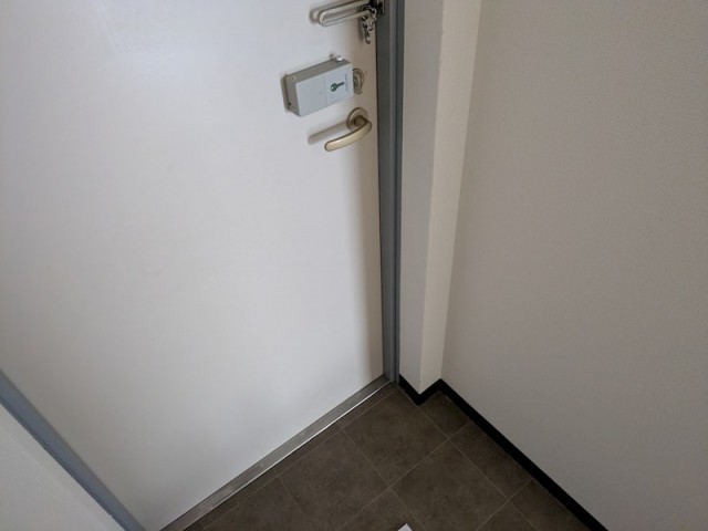 (玄関)
