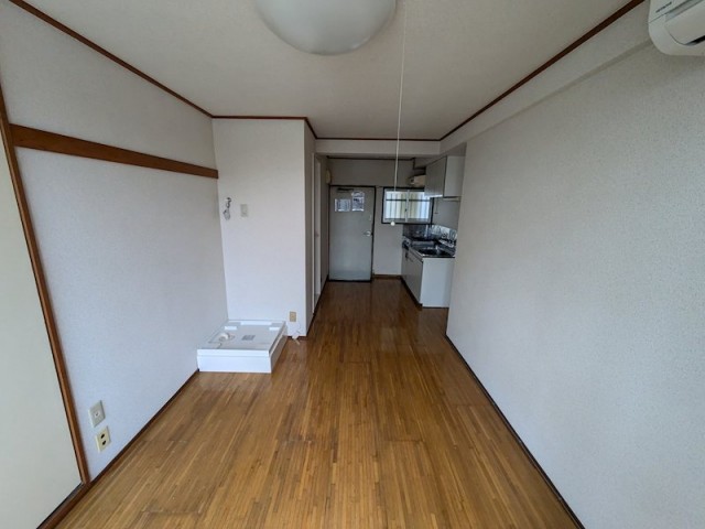 (居間)