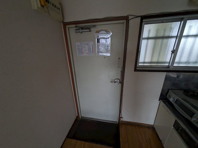 (玄関)