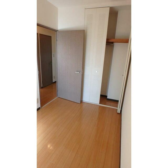洋室4帖・収納スペース有り