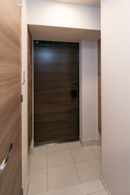 ※写真は同タイプ住戸です。(玄関)
