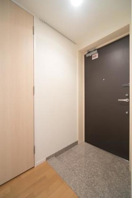 ※写真は同タイプ住戸です。(玄関)