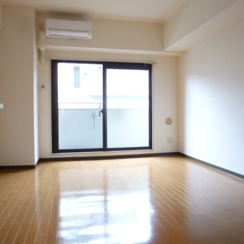 (居間)